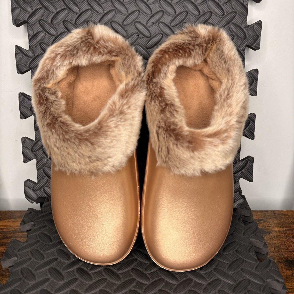 TOTES Bailey Plush Clog Slippers Removable Fur Liner Metallic Buckskin Gold Sz 8